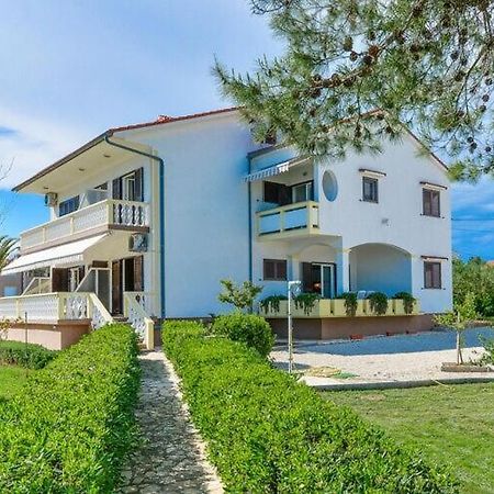 Apartments In House Liveric, In Vir At The Beach Buitenkant foto