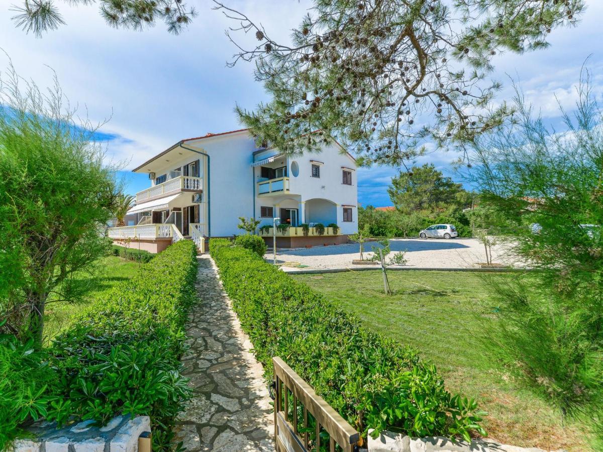 Apartments In House Liveric, In Vir At The Beach Buitenkant foto