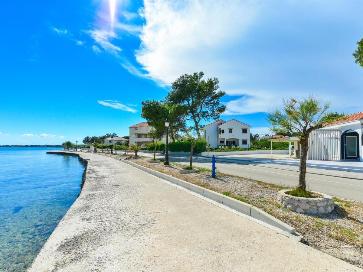 Apartments In House Liveric, In Vir At The Beach Buitenkant foto